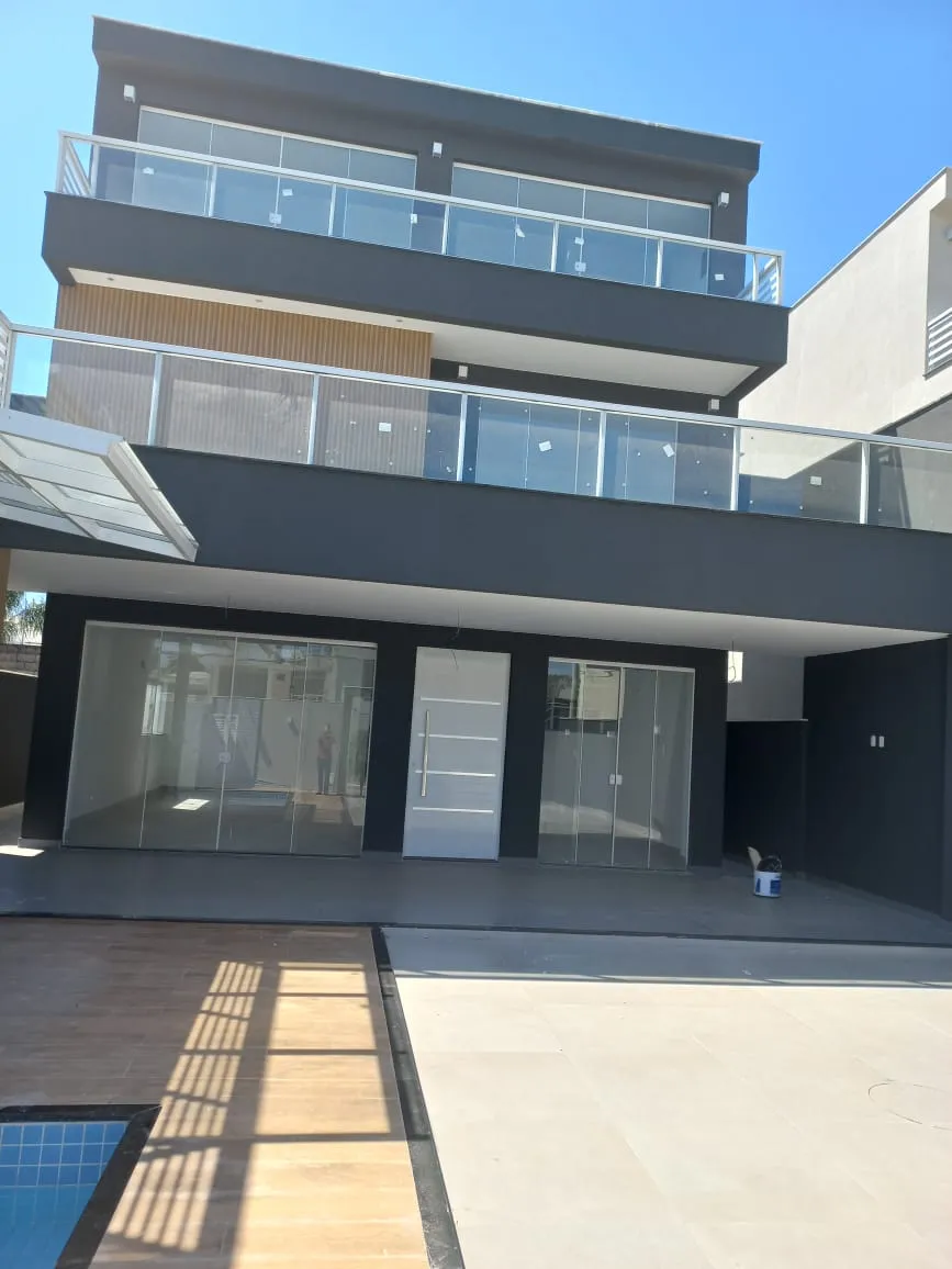 Duplex house with 3 en-suite bedrooms and 300 m²