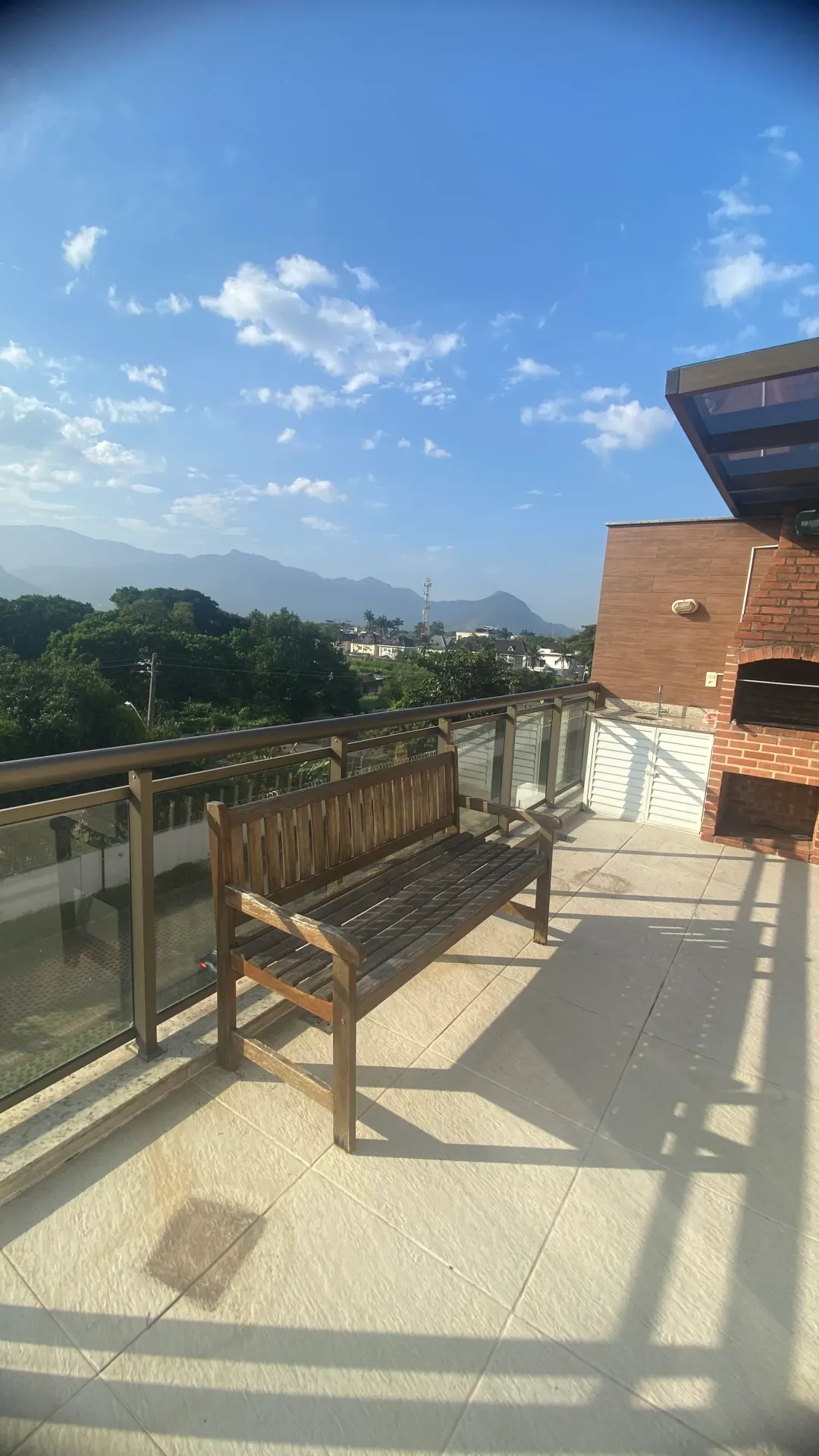 Mountain view in a 4-bedroom apartment, 142 m² — photo 9