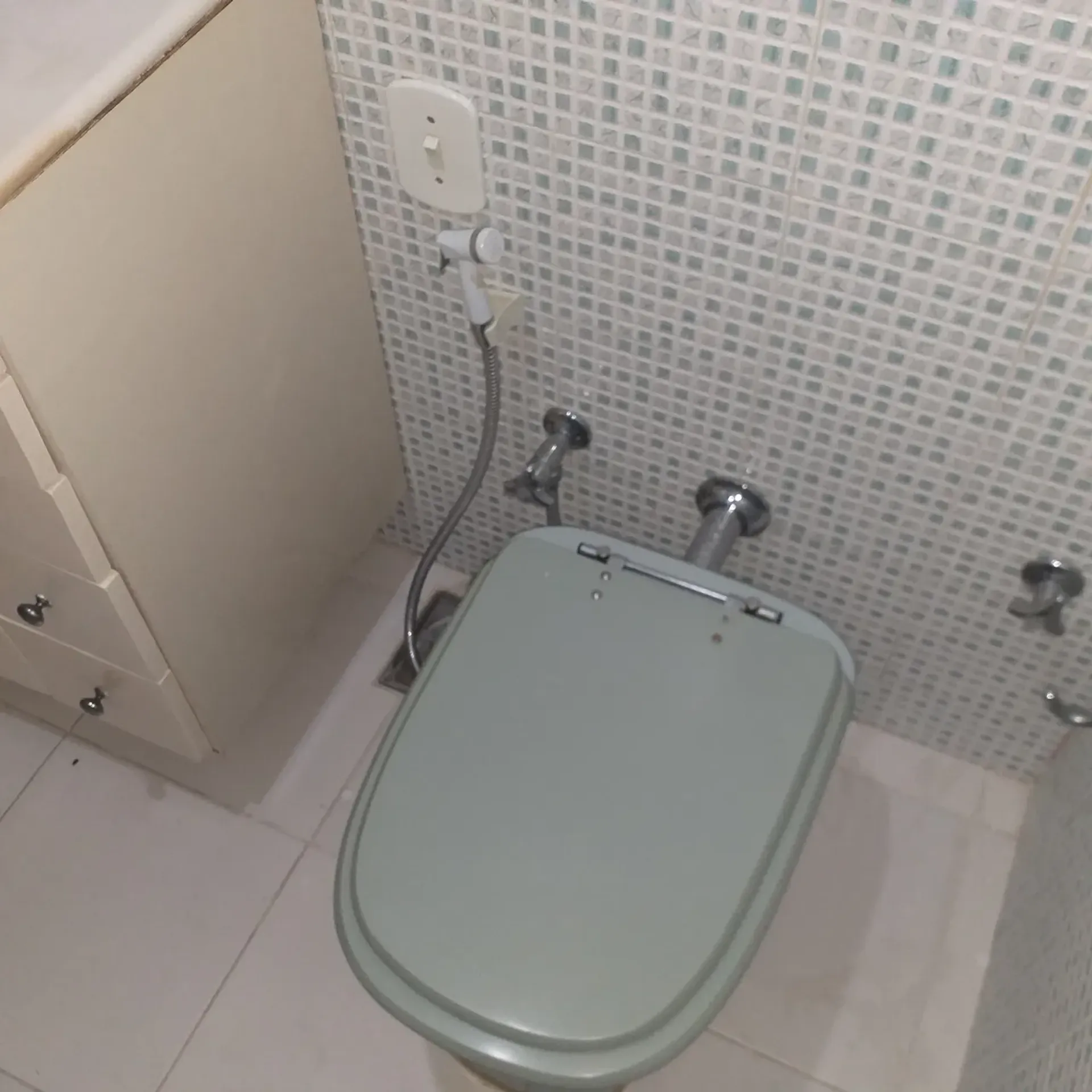 2-bedroom apartment with 3 bathrooms and glass shower — photo 10