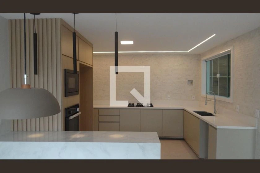 House, 384 m², with floor-to-ceiling windows — photo 4