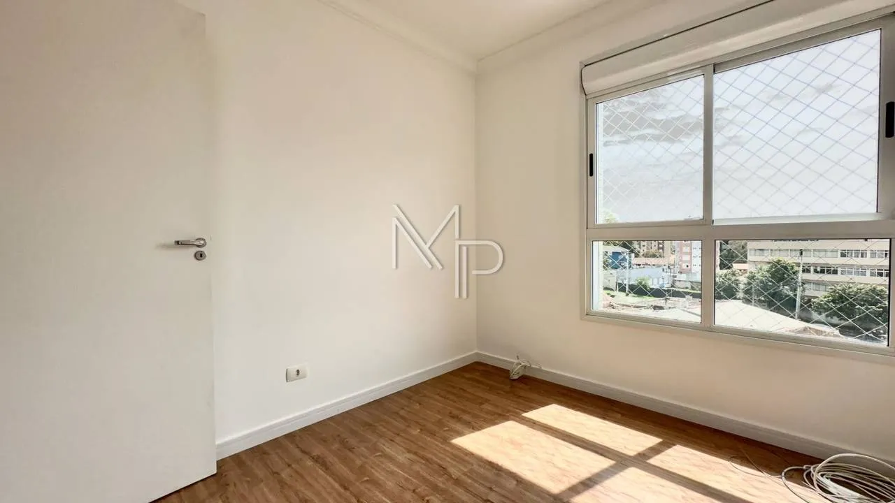 3-bedroom apartment with a grill on the balcony — photo 24