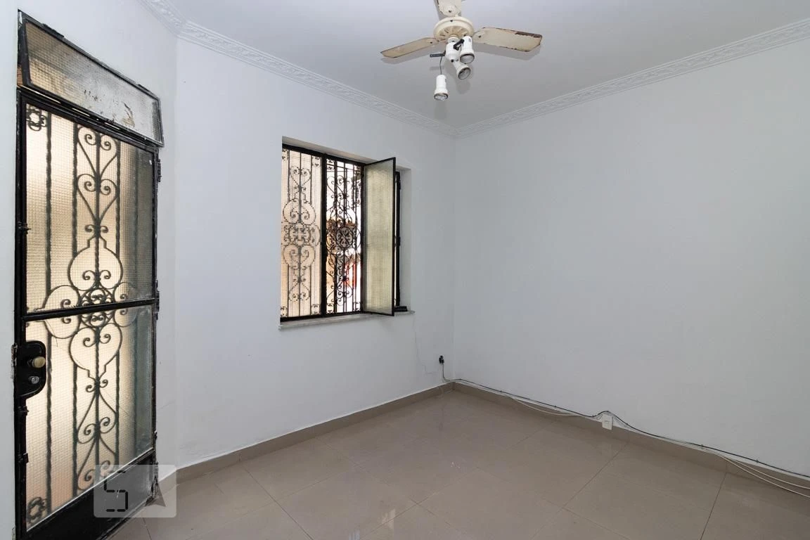 4-bedroom house with closed kitchen, 3 baths and parking — photo 6