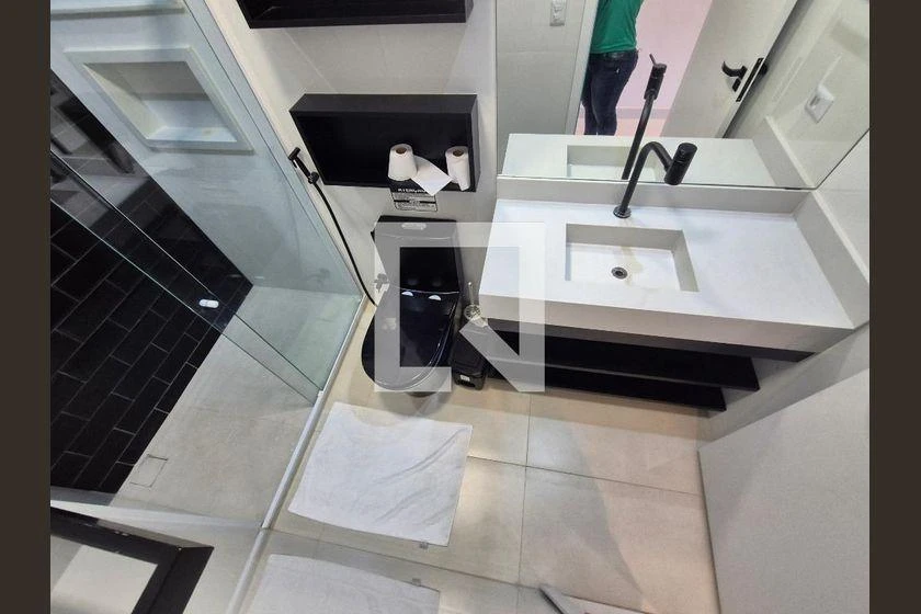 Furnished 45 m² studio with 1 bedroom and balcony — photo 16