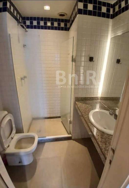 Apartamento de 2 dormitorios con balcón acristalado — photo 8