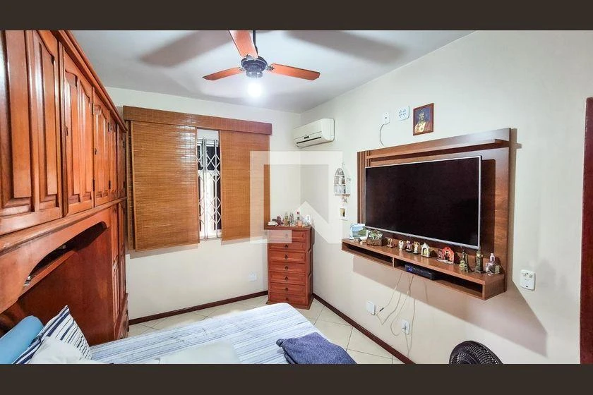 3-bedroom apartment with a bathtub — photo 2