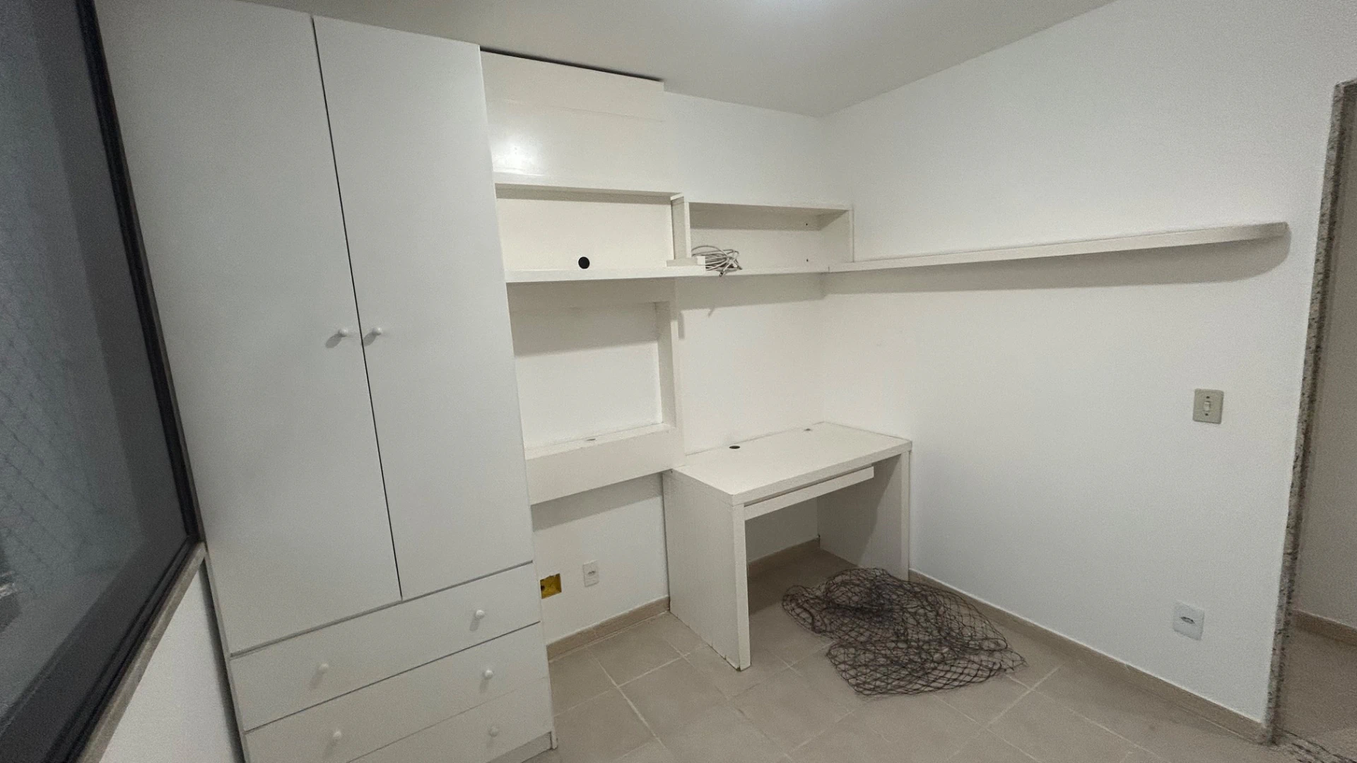 Apartamento de 3 quartos com piso de cerâmica e 2 banheiros — photo 7