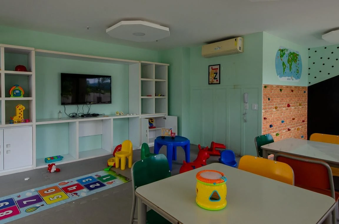 91 m² apartment with a home office and a mountain view — photo 46