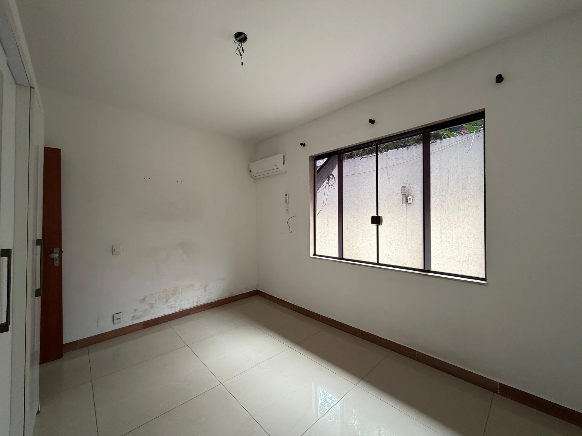 One-bedroom house with a washing machine — photo 12