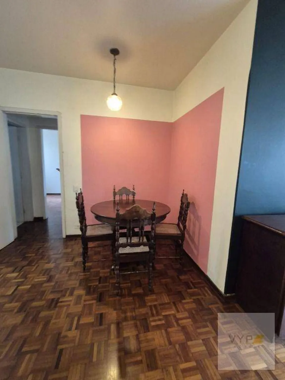 3-bedroom apartment with a separate kitchen and gas stove — photo 3