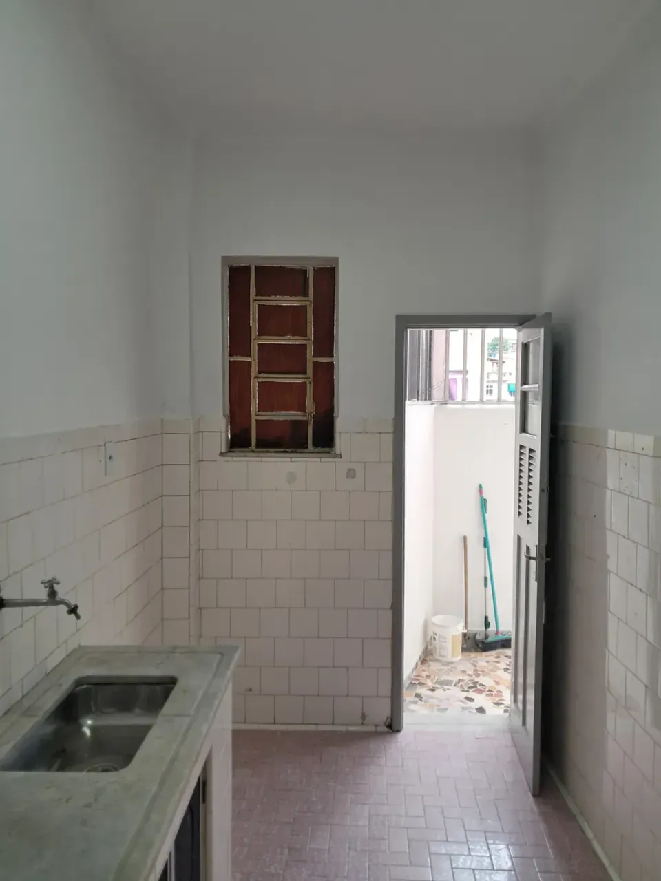 Apartment with a balcony, 2 bedrooms and 1 bathroom — photo 2