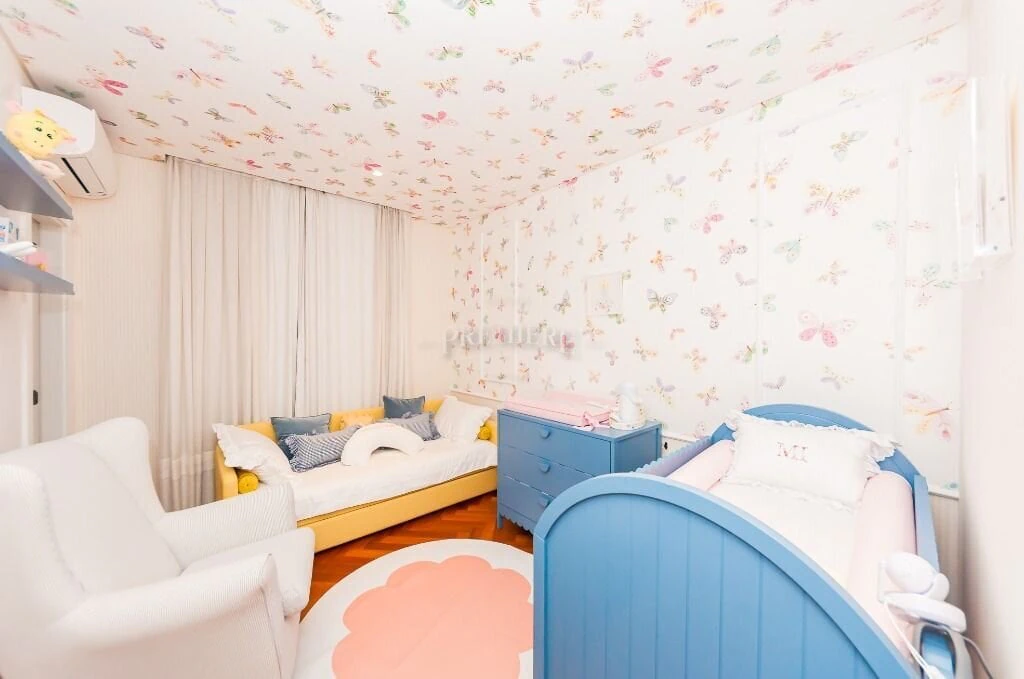 266 m² apartment with a walk-in closet and a bathtub — photo 19