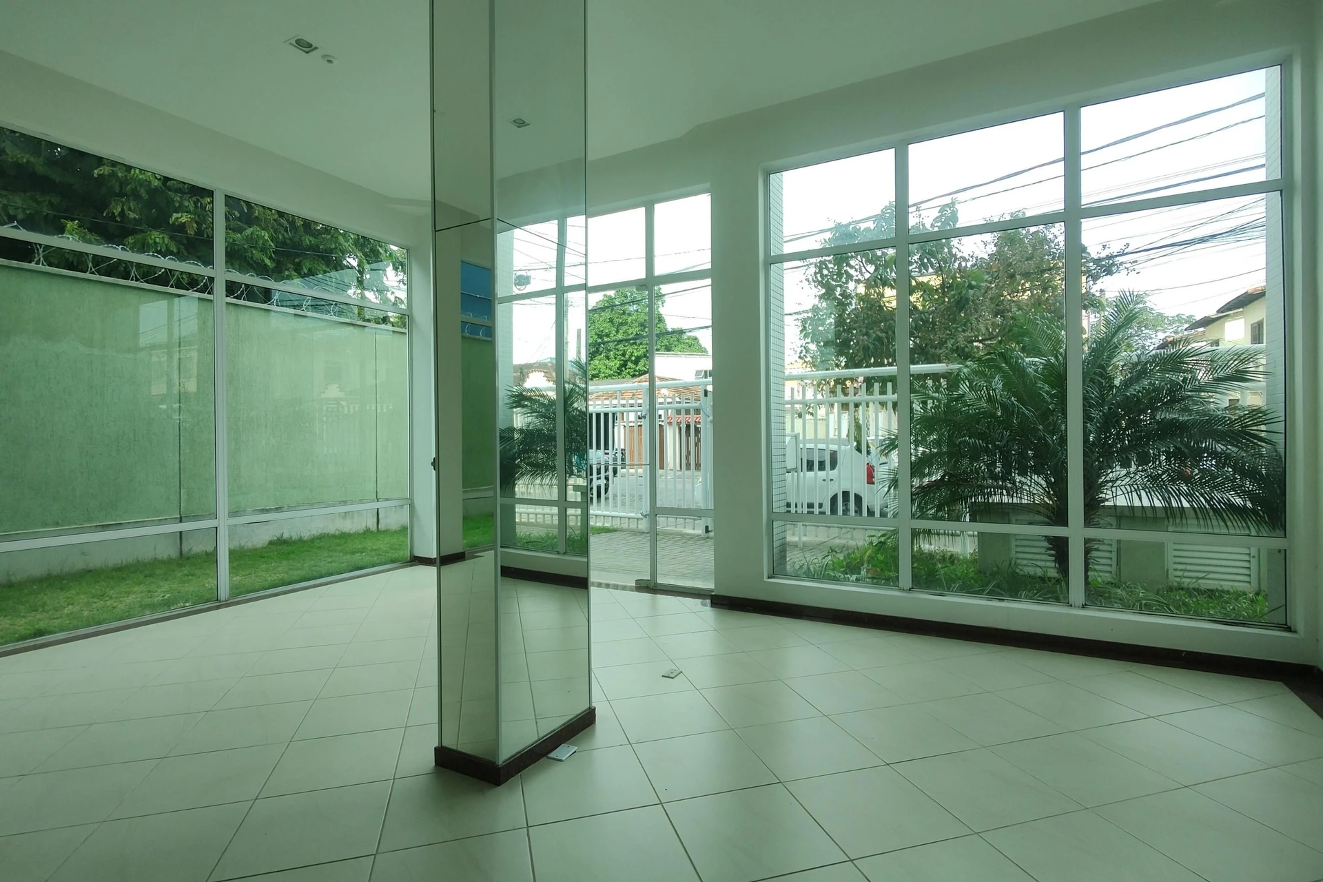 Apartamento sem mobília com 2 quartos e varanda — photo 13