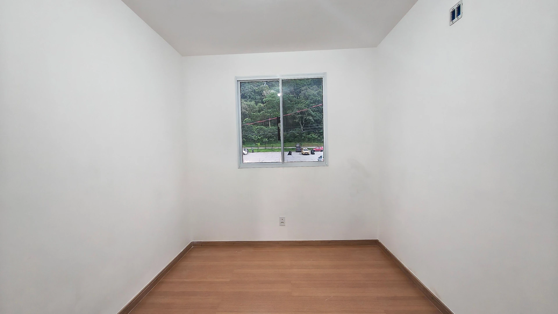 2-bedroom apartment in a building with a gym — photo 17