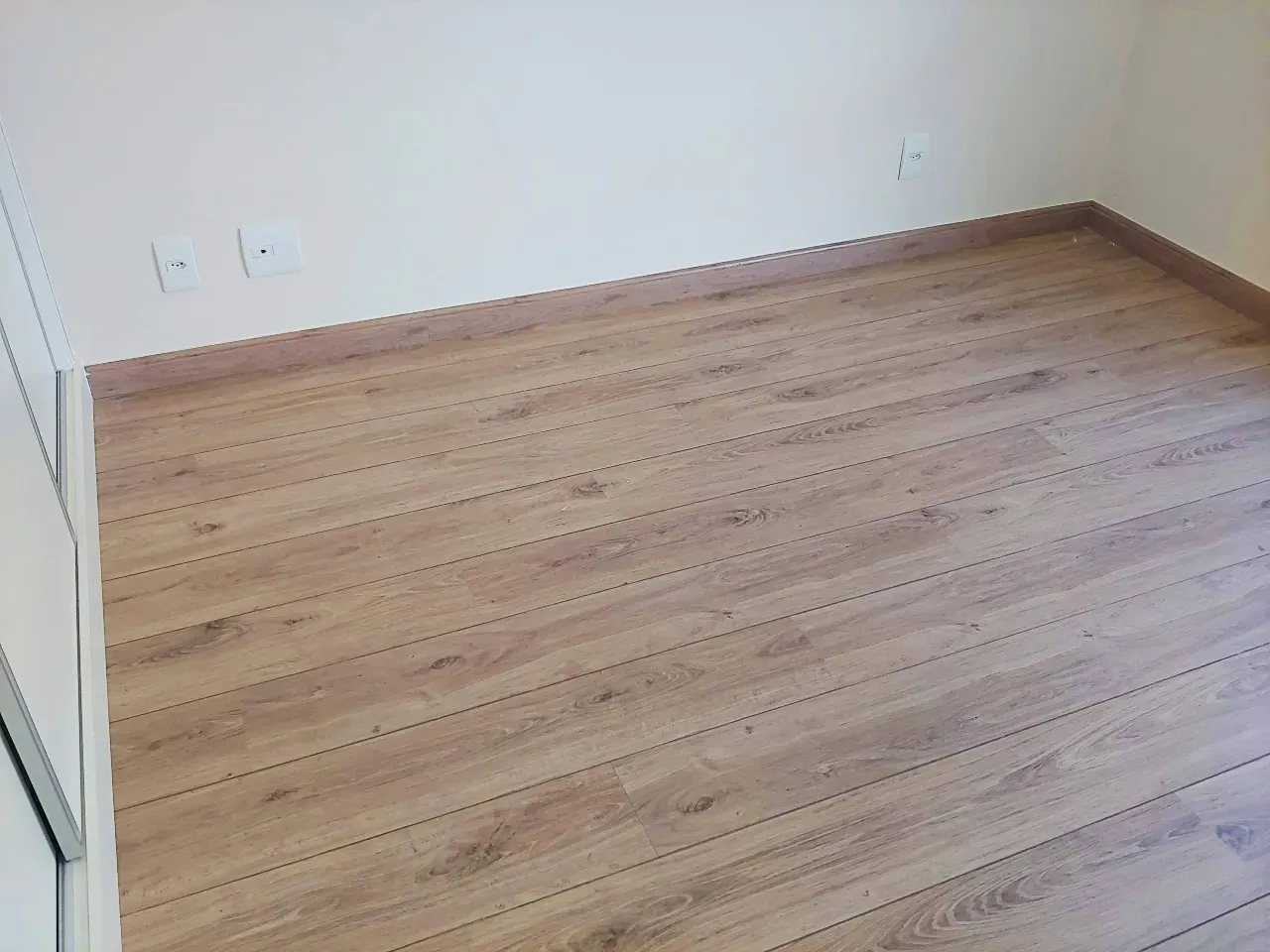 Apartment with 3 bedrooms, balcony and 2 parking spots — photo 49