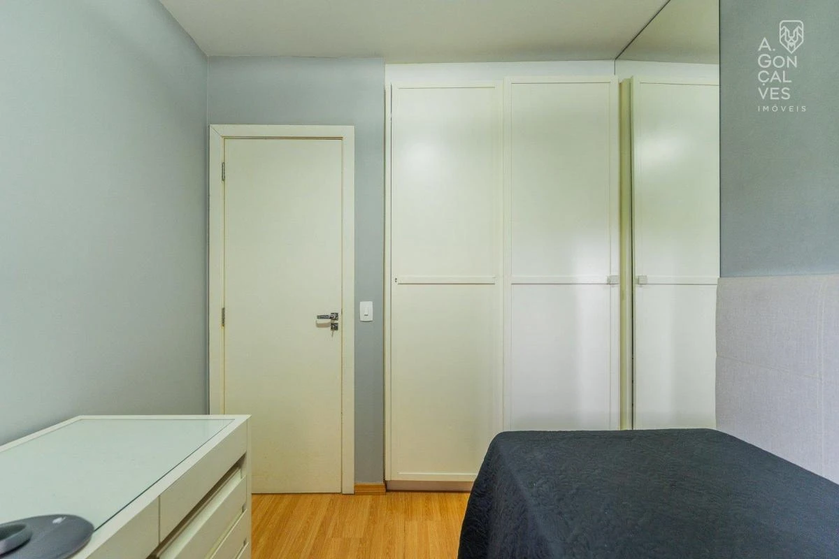 Wood or laminate floors in a 2-bedroom apartment, 60 m² — photo 26