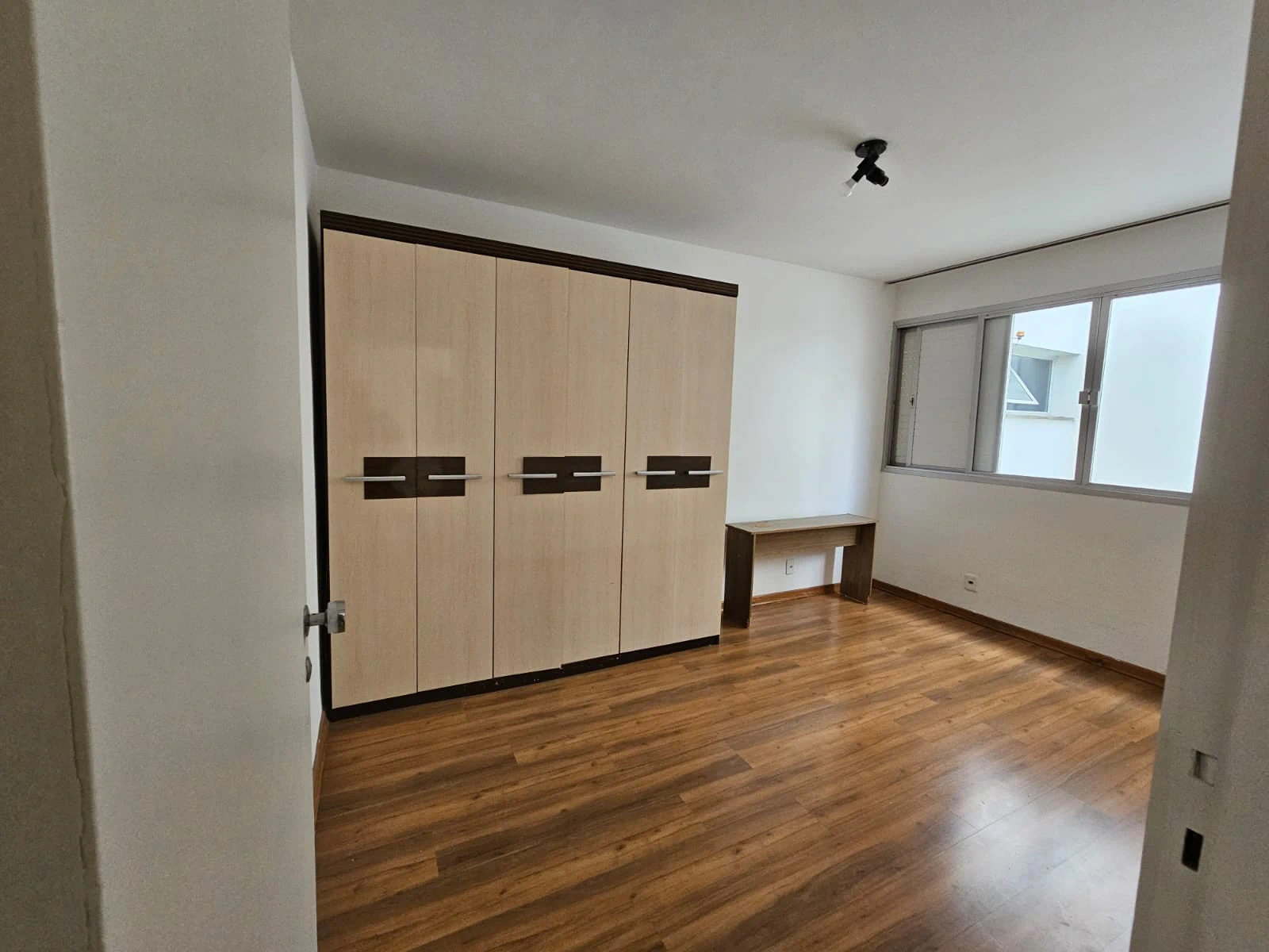 One-bedroom apartment with a home office in Florianópolis