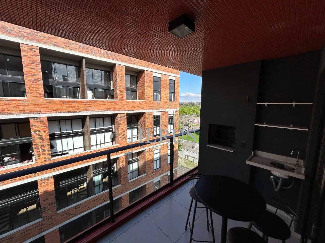 40 m² 1-bedroom apartment with balcony and private BBQ — photo 9