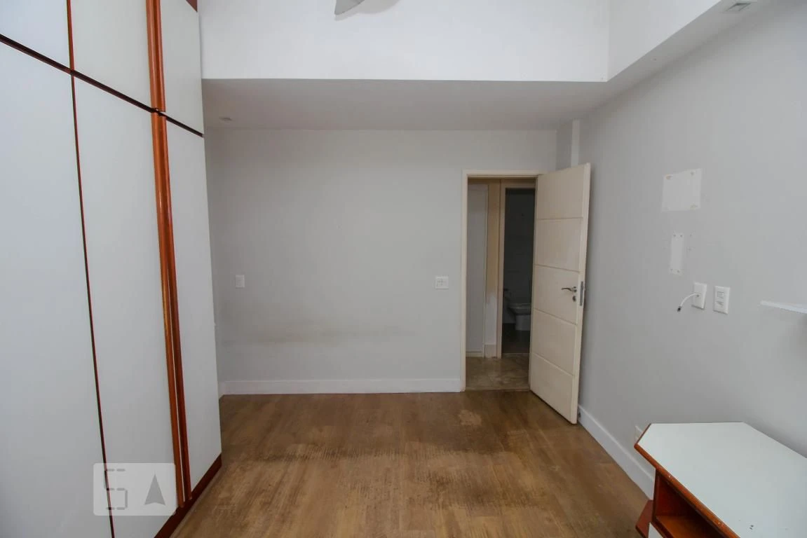 3-bedroom apartment with a home office — photo 56