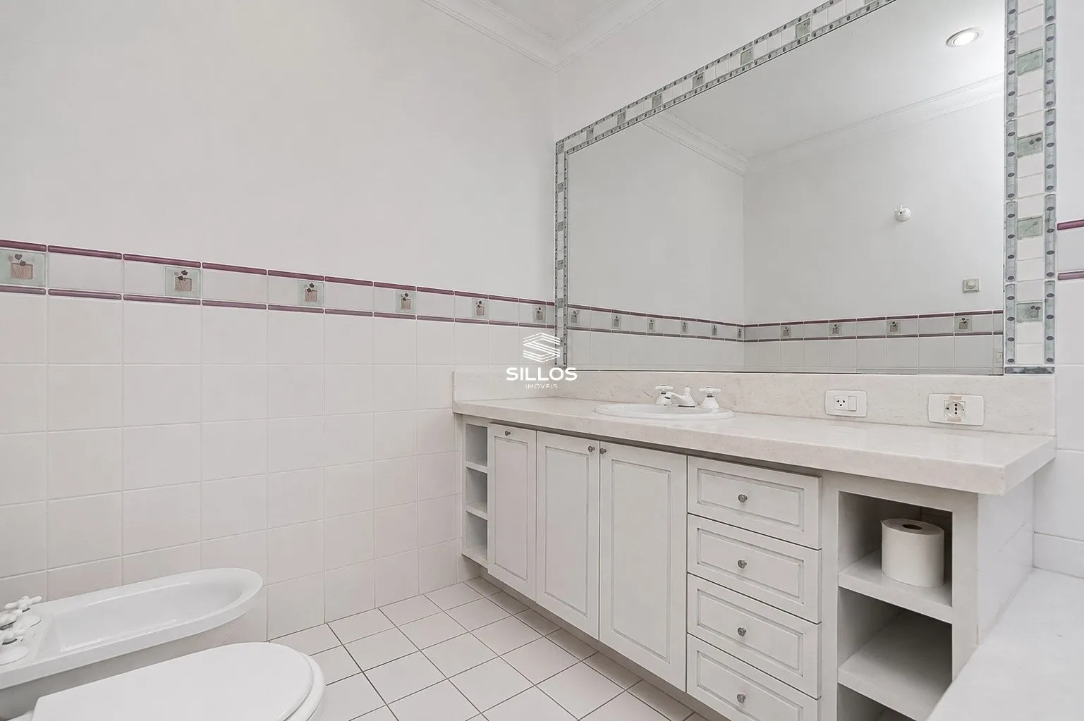 Rental house with 4 en-suite bedrooms and 7 baths — photo 38