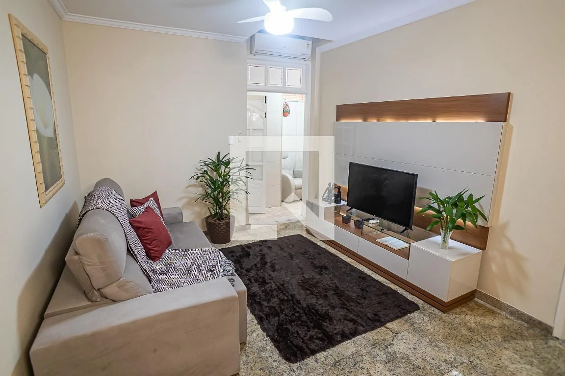 Furnished apartment with private garden and 2 bedrooms — photo 19