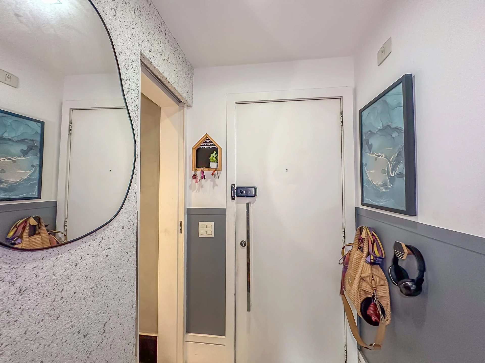 Furnished 2-bedroom apartment with 2 bathrooms — photo 54