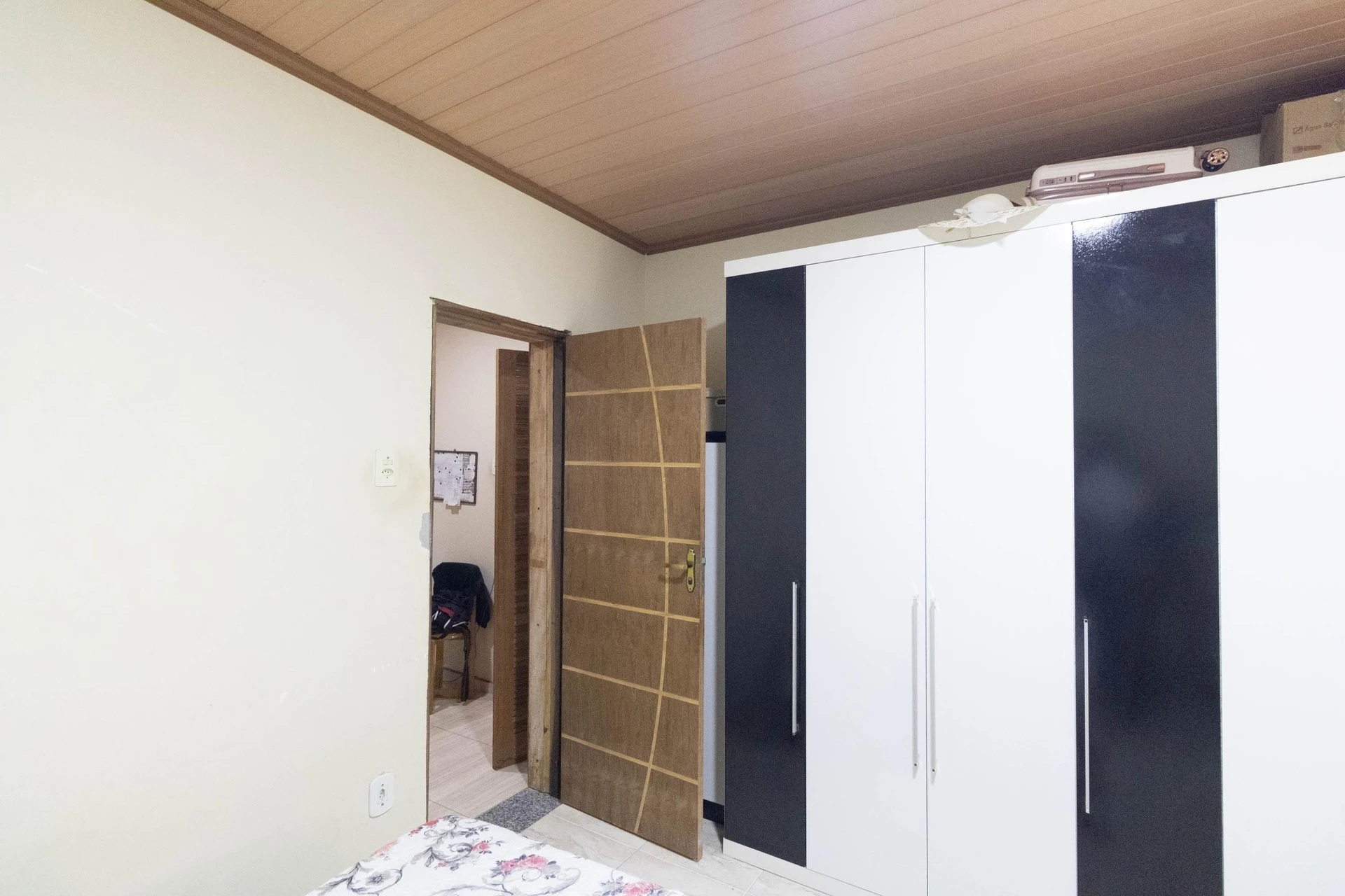 Furnished house with 1 bedroom and 1 bath plus parking — photo 15
