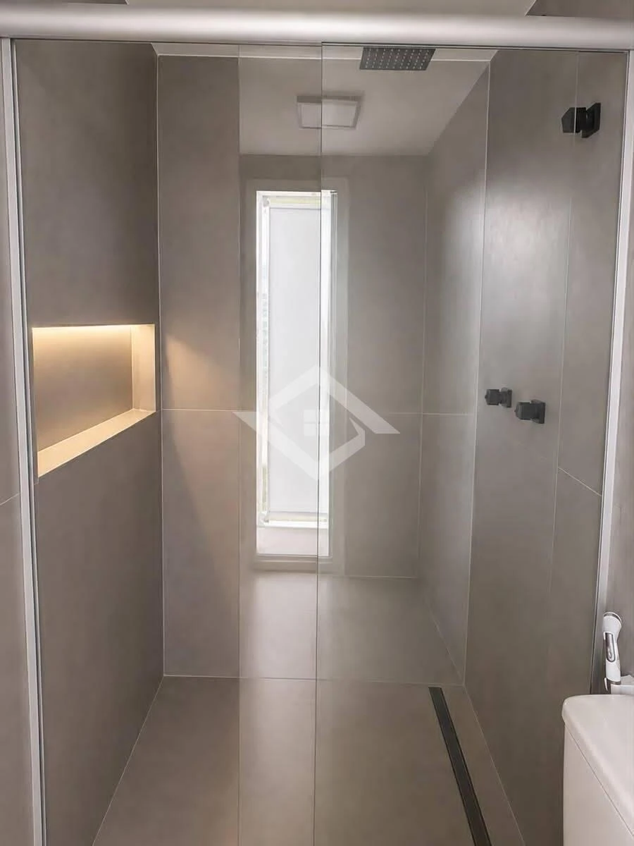 184 m² unfurnished apartment with 3 en-suites and parking — photo 14