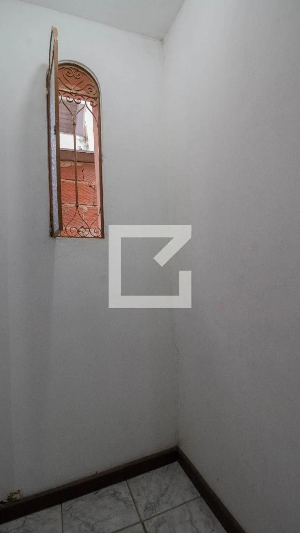 Unfurnished studio with 1 bedroom and 1 bathroom — photo 10