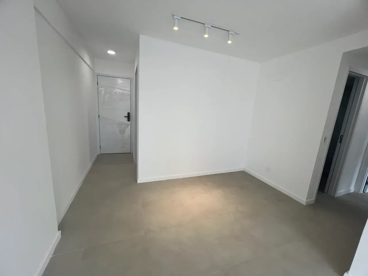 Home office in a 2-bedroom apartment, 74 m² — photo 7