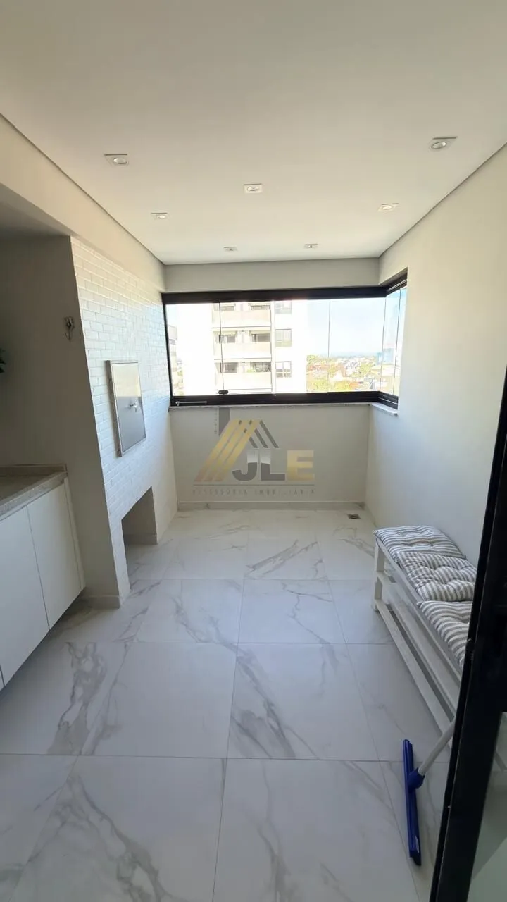 2-bedroom apartment with a glass-enclosed balcony — photo 2