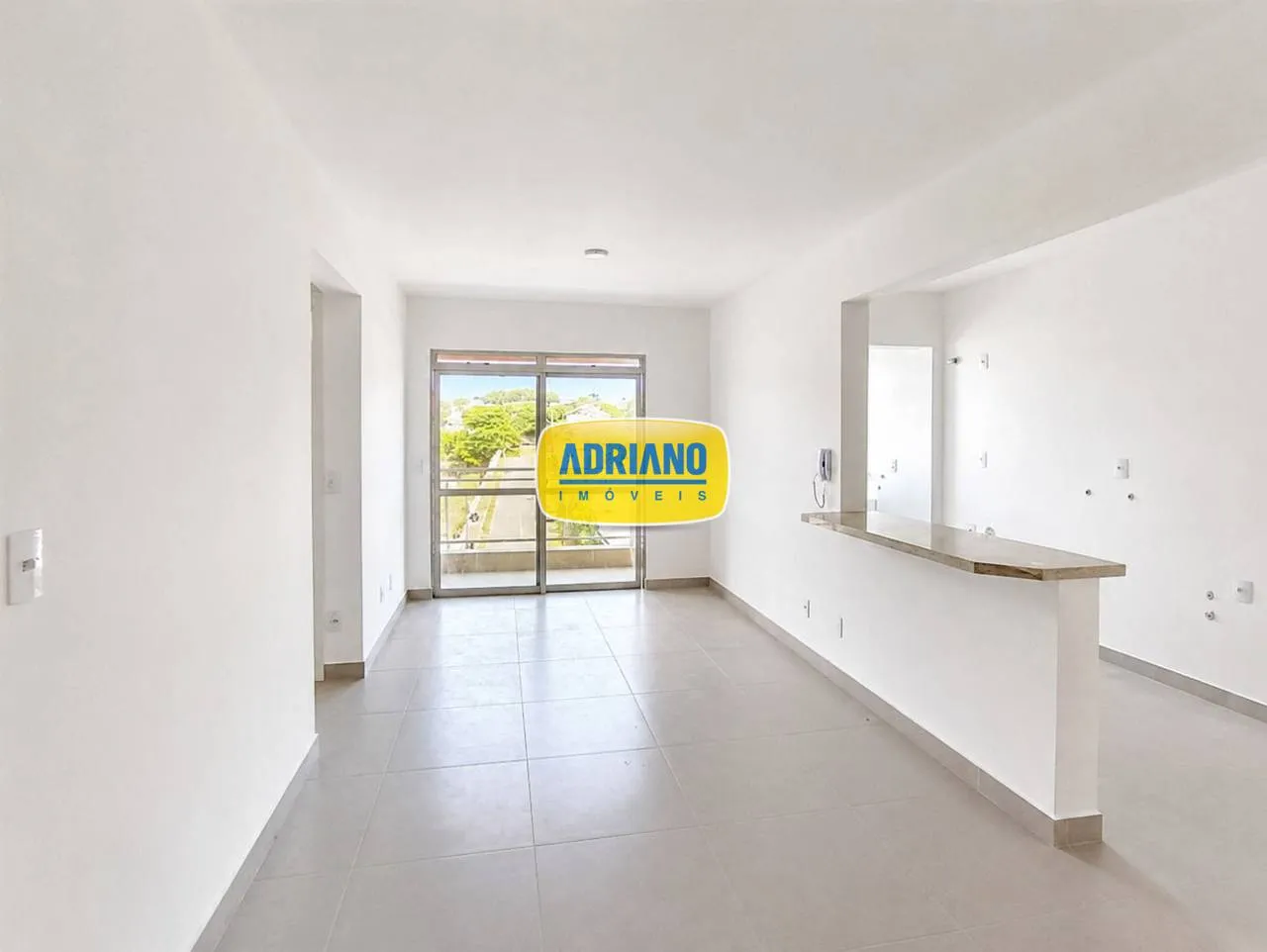 Apartamento com cozinha integrada, 2 quartos e varanda — photo 2