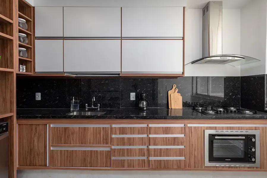 Unfurnished apartment with 3 bedrooms and 3 bathrooms — photo 44