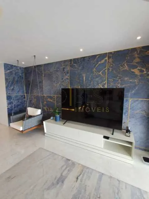 Furnished 3-bedroom apartment with enclosed balcony — photo 10