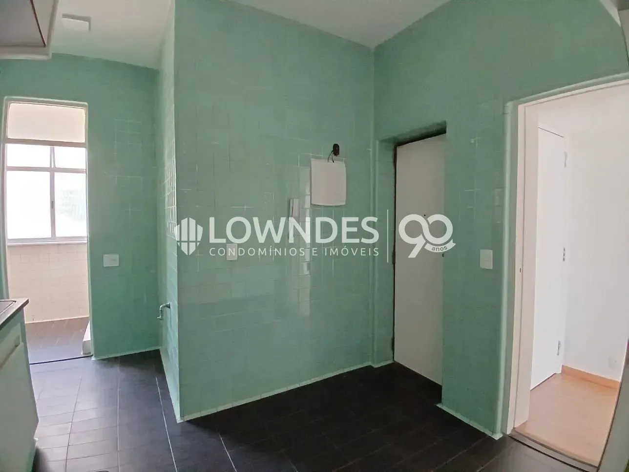 3-bedroom apartment with 1 bathroom and parking space — photo 45