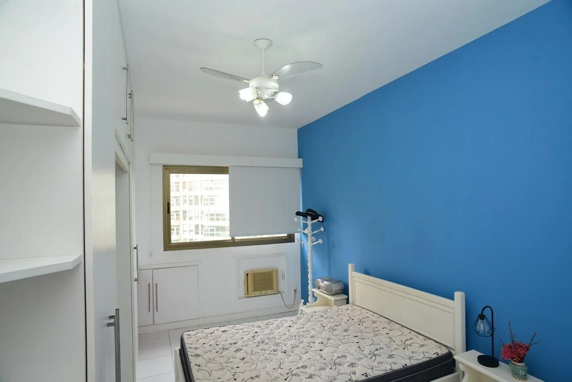 Furnished apartment, 66 m², with floor-to-ceiling windows — photo 3