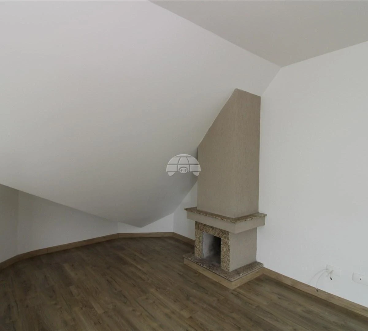 3-bedroom house with a bathtub in Curitiba — photo 23