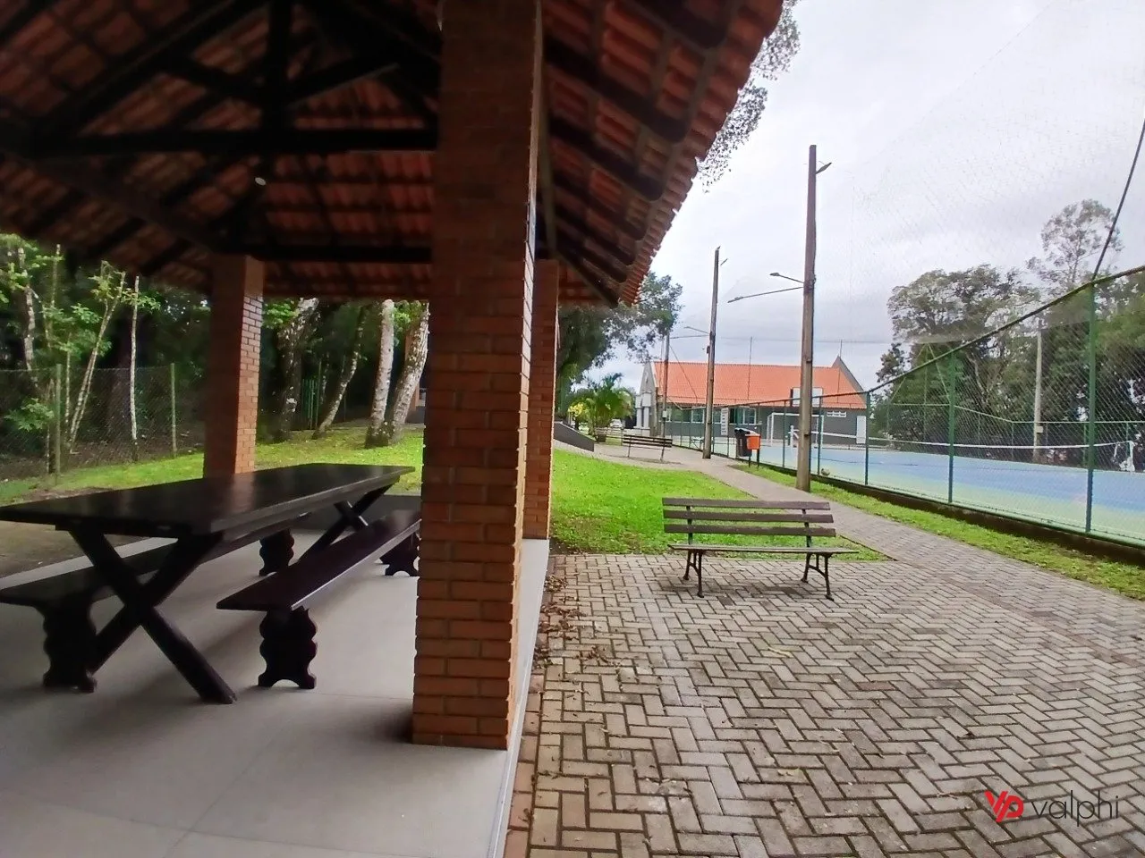 4-bedroom house with a grill on the balcony — photo 102