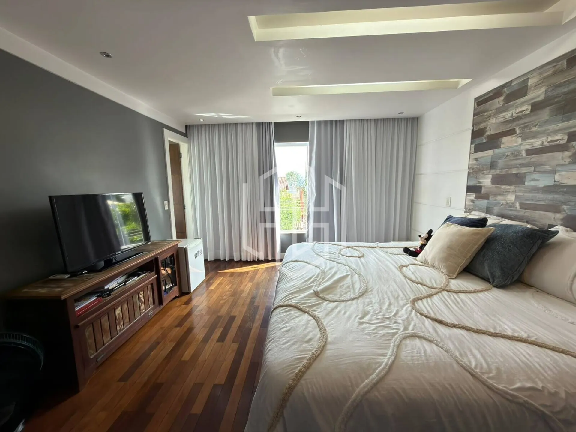 Балкон з грилем та 5 спалень: будинок 450 м² — photo 21