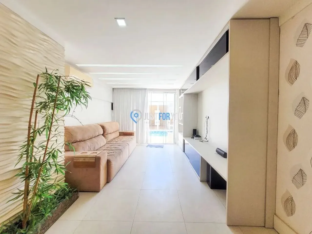 Furnished house with 5 bedrooms and 480 m² — photo 16
