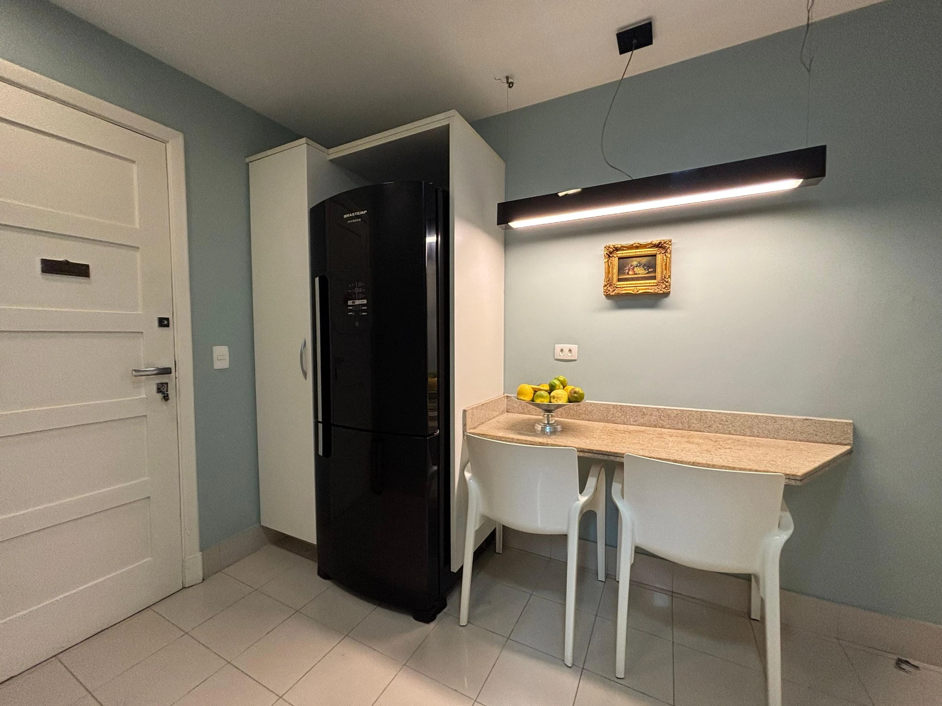 Furnished 1-bedroom apartment with 2 bathrooms — photo 6