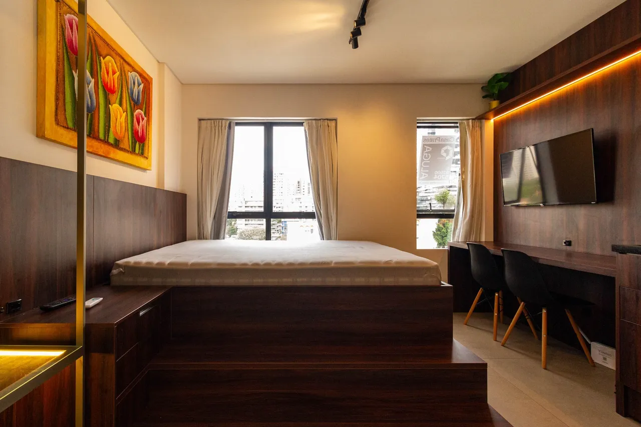 Furnished 1-bedroom apartment with a compact kitchen — photo 11
