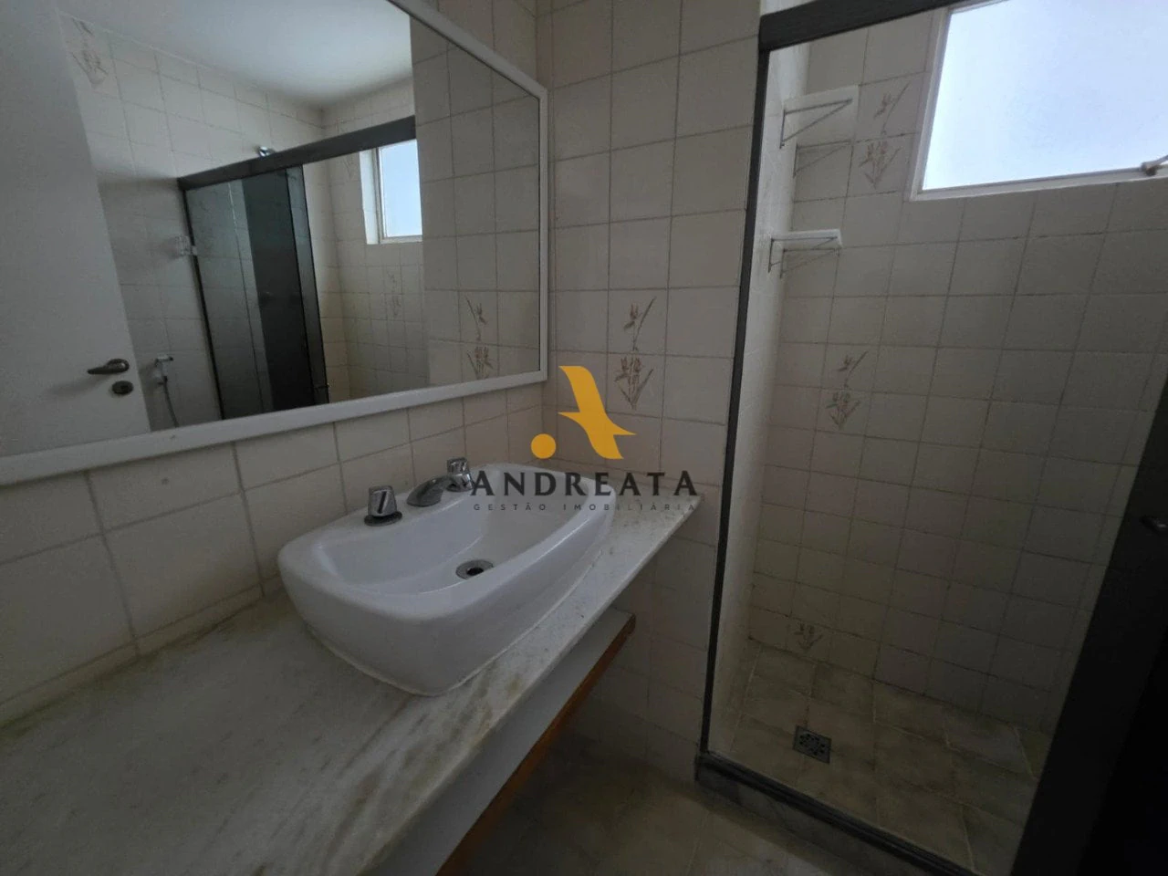2-bedroom apartment with laundry area and 109 m² — photo 20