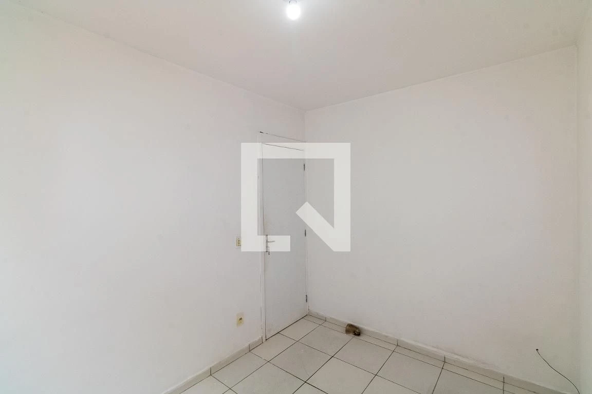 Apartamento con piso de cerámica, 2 dormitorios y 1 plaza — photo 17
