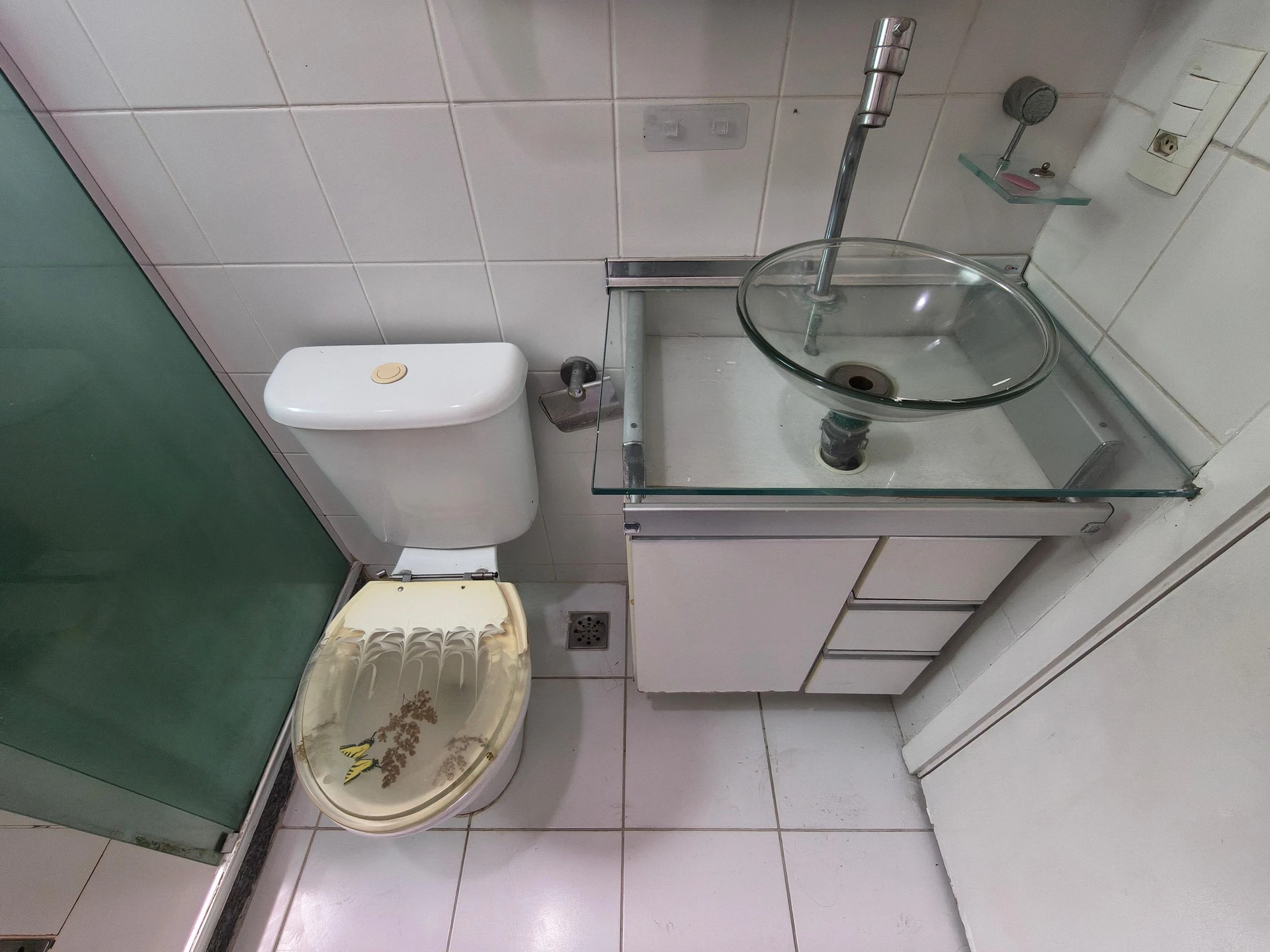2-bedroom apartment in a building with a gym — photo 27