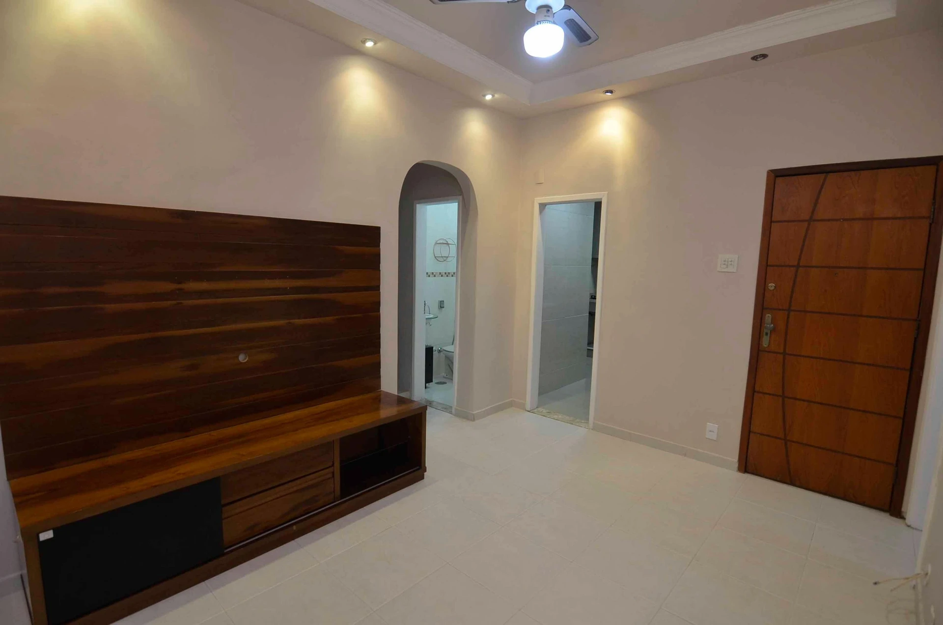 2-bedroom apartment with a walk-in closet in Rio de Janeiro — photo 17