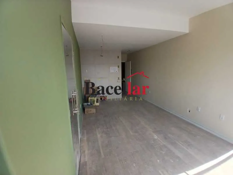 Apartamento de 1 quarto com janelas do piso ao teto, Centro — photo 17