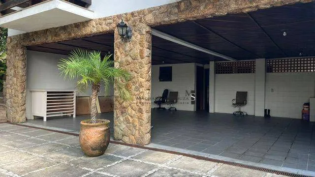 Furnished house, 395 m², with a glass-enclosed balcony — photo 24