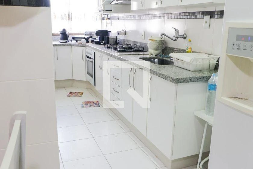 Furnished apartment, 150 m², with a glass-enclosed balcony — photo 10