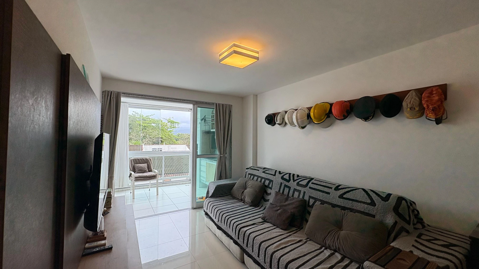 100 m² apartment with a grill on the balcony and a jacuzzi — photo 7