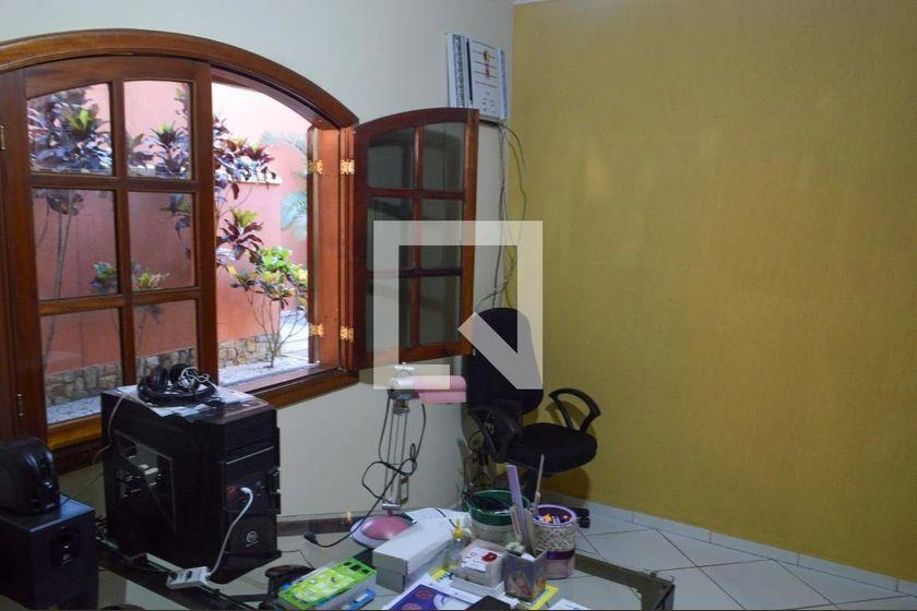 Furnished house with 4 bedrooms and 600 m² — photo 23